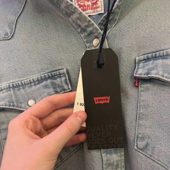 levi’s NWT size large blue denim pearl button up shirt - Picture 5 of 9